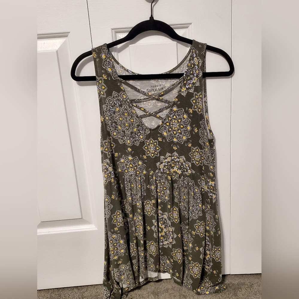 Green and yellow mandala tank top with crisscross front (Torrid 00)